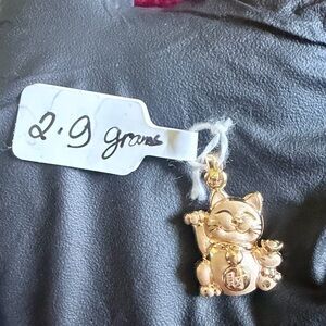 18K Saudi Gold Maneki Neko Lucky Cat Pendant